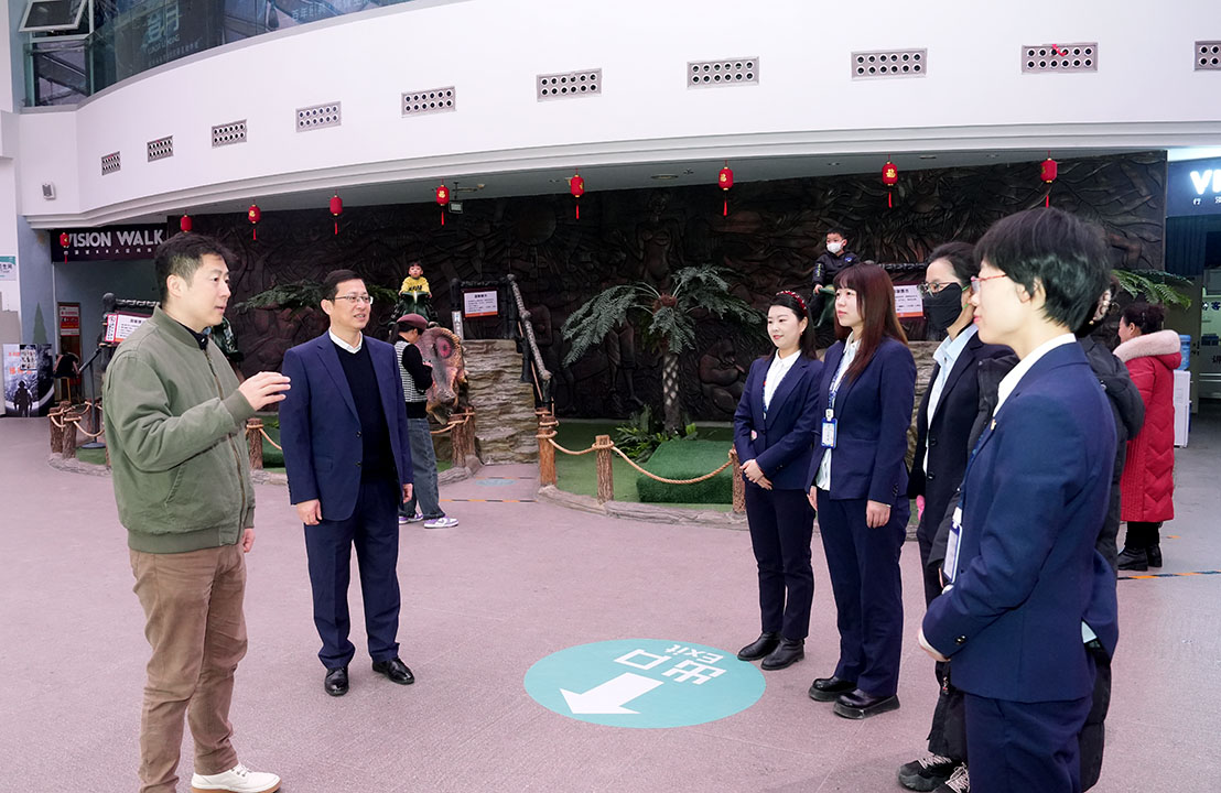 陕西自然博物馆值班领导大年初一慰问在岗员工