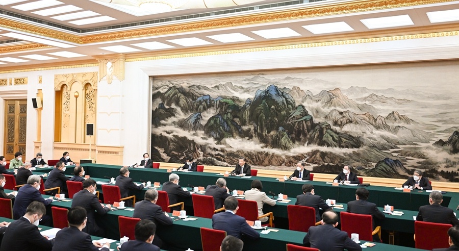 习近平同党外人士座谈并共迎新春时强调  以更加奋发有为的精神状态履职尽责  在凝心聚力服务大局上发挥更大作用