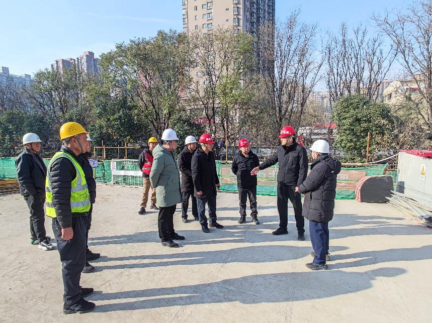 雁塔区住建局领导深入博物馆施工现场检查安全工作筑牢安全防线